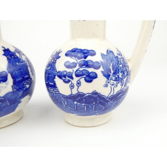 Set Of 2 Vintage Blue & White Ceramic Oil & Vinegar Cruet Pitchers With 1 Lid - Picture 14 of 16